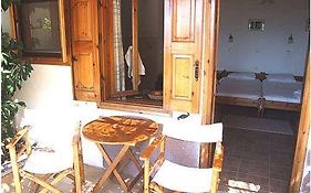 Lela'S Kaptani Studio
